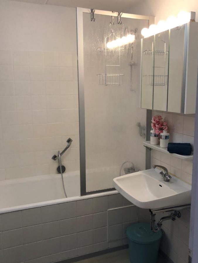 Grosses Appartement Mit Aussichtsbalkon Ludwigsburg Exterior foto